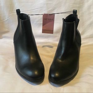 Serra black ankle boot